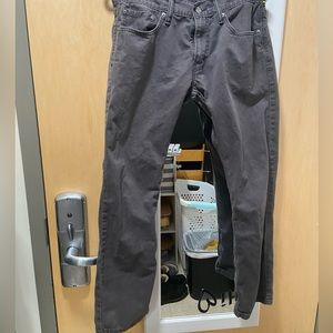 dark gray men’s levi jeans